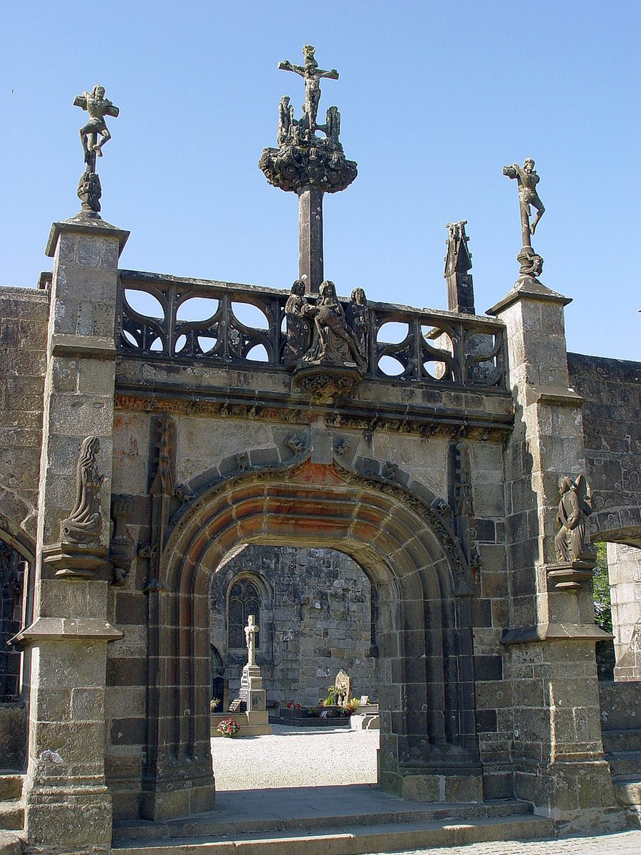 Calvaire monumental et enclos paroissial