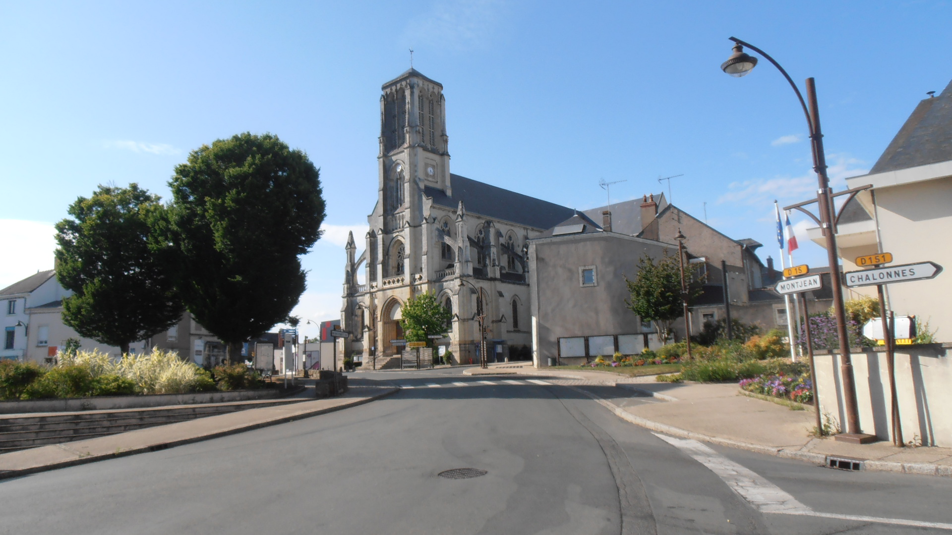Centre socio-culturel et bibliothèque