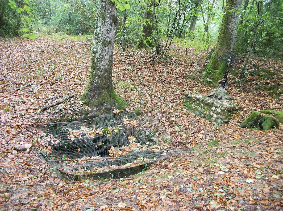 Chapelle, fontaine et croix de la Trinité
