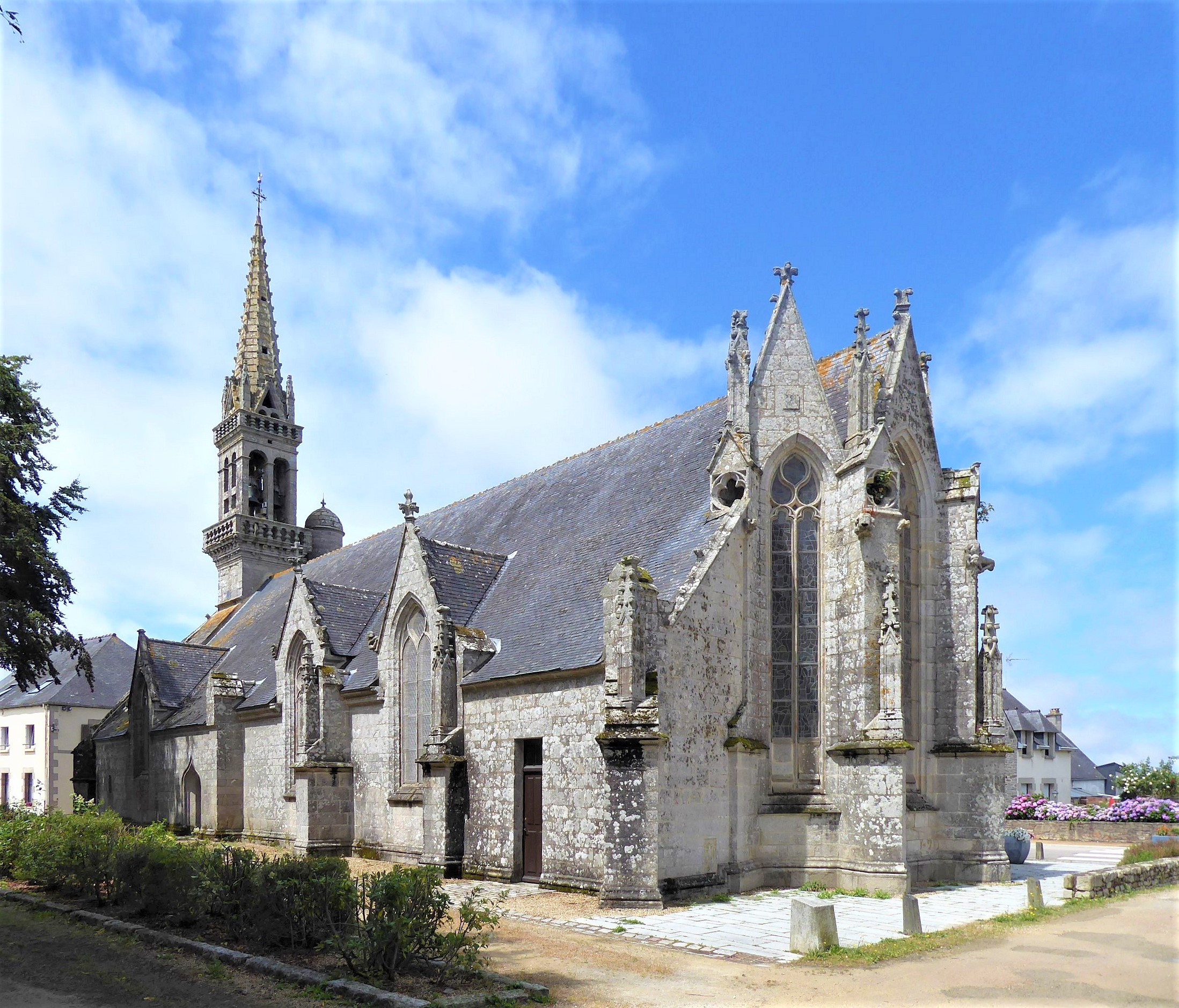 Chapelle Notre-Dame de Confort / Eglise paroissiale de Confort-Berhet