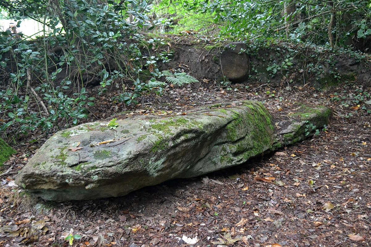 Menhir de Véadès