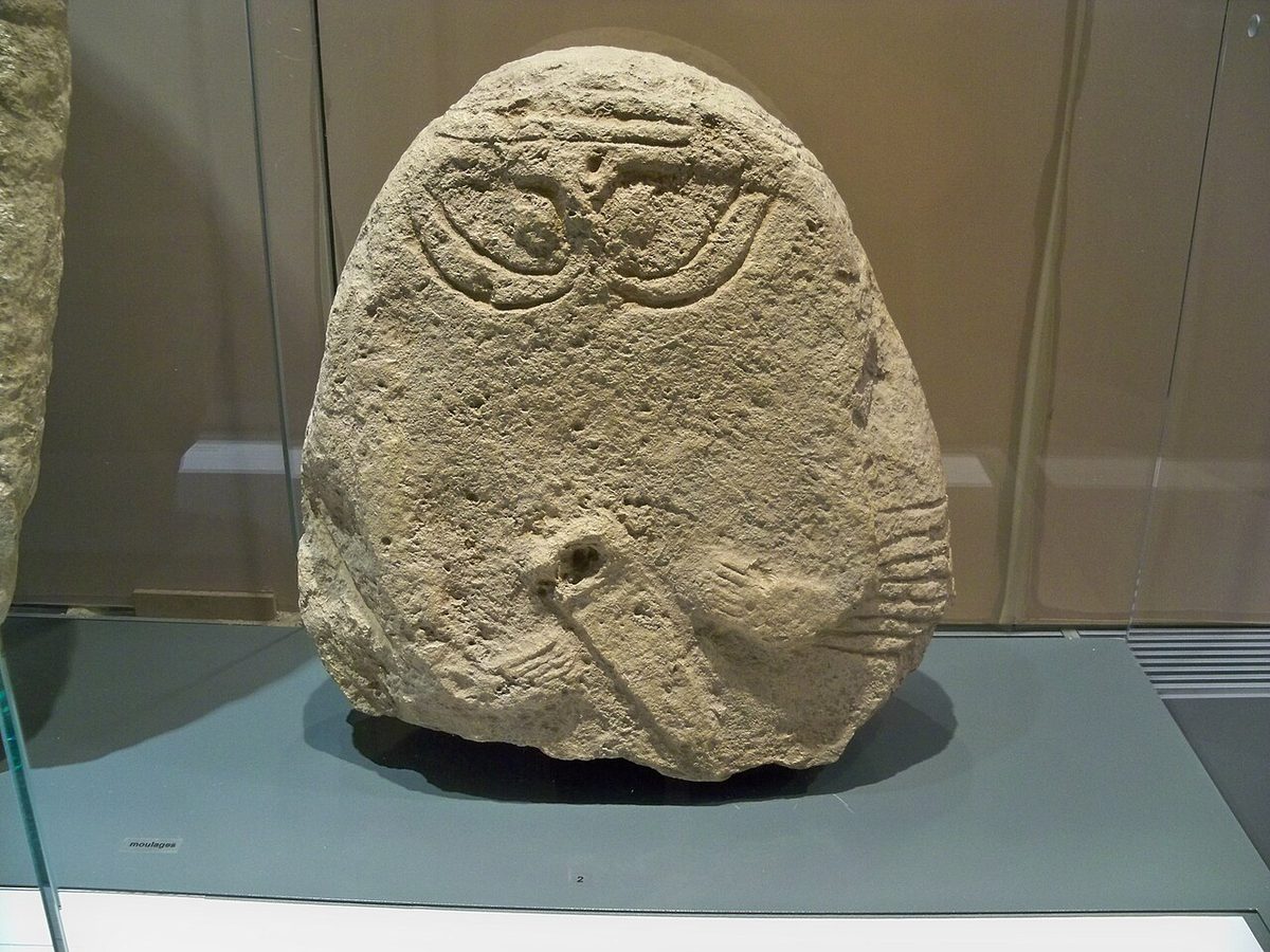 Stèle néolithique