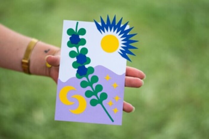 Atelier collage – créez votre carte postale et votre éventail – Avec Retour chariot
