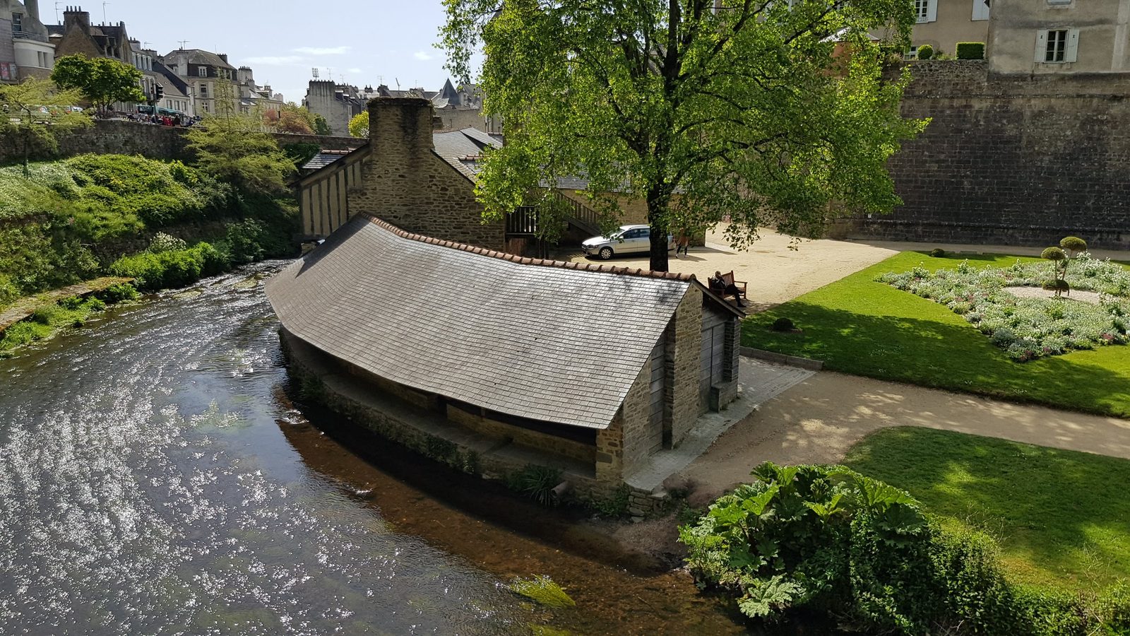Les lavoirs de Vannes au pied des remparts